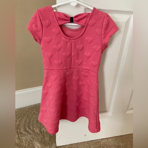 Girls dress pink with hearts size 5 - Picture 5 of 12
